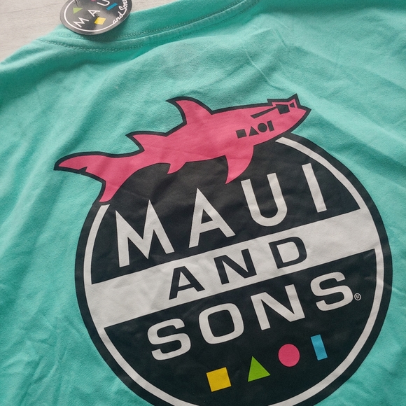 MAUI and Sons NEW Shark Invasion Crewneck Tee - Picture 6 of 8